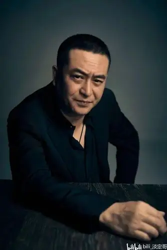 张嘉译全新回归一人千面方寸之间气场全开恣意畅然