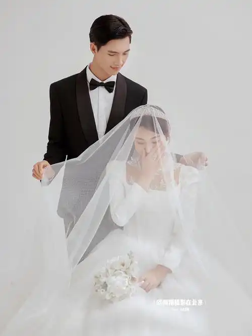 上海婚纱照"极简婚纱照记录了表达爱意的瞬间把每一张照片拍的韧