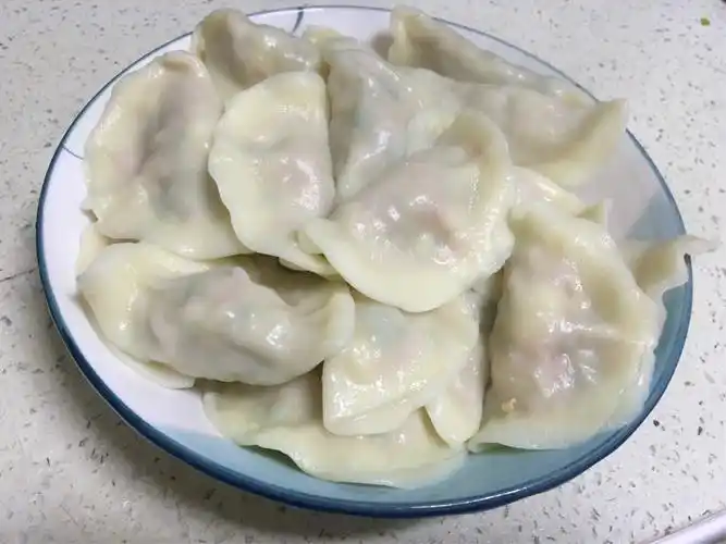 豌豆甜椒肉馅饺子