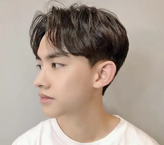 剪这种发型不但可以修饰脸型也显得十分邻家帅气04刘海全放下来效果