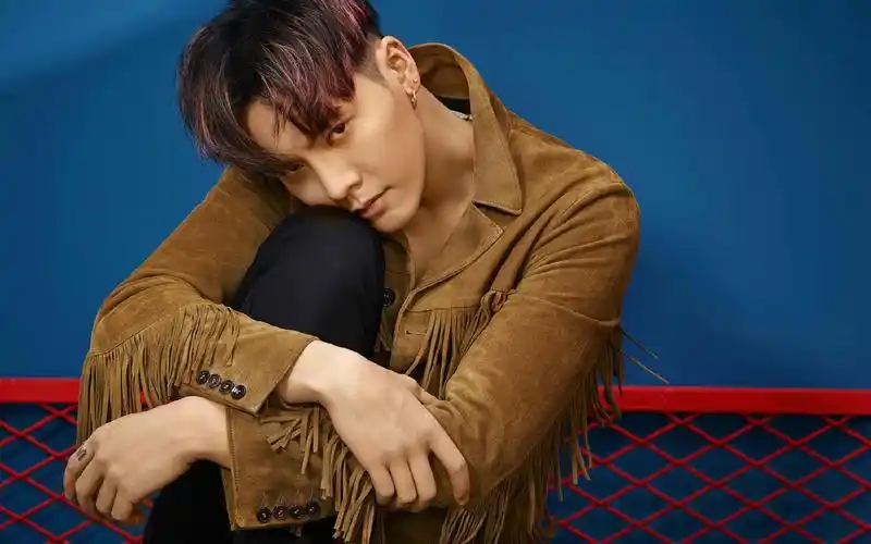 陈伟霆帅气撩人杂志写真桌面壁纸