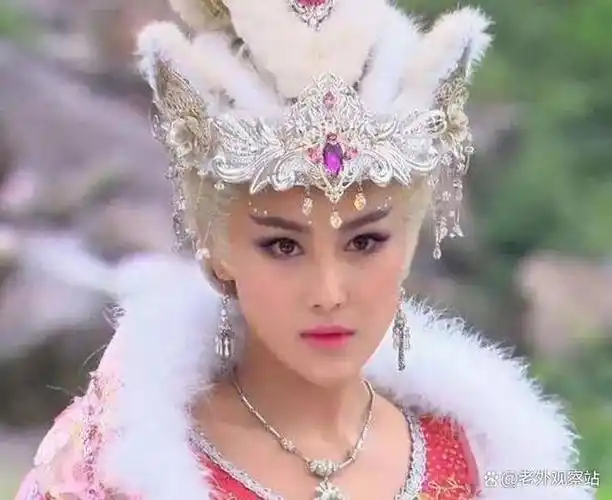 凭借这部作品,张馨予还获得了第17届华鼎奖古装剧最佳女主角奖的提名.