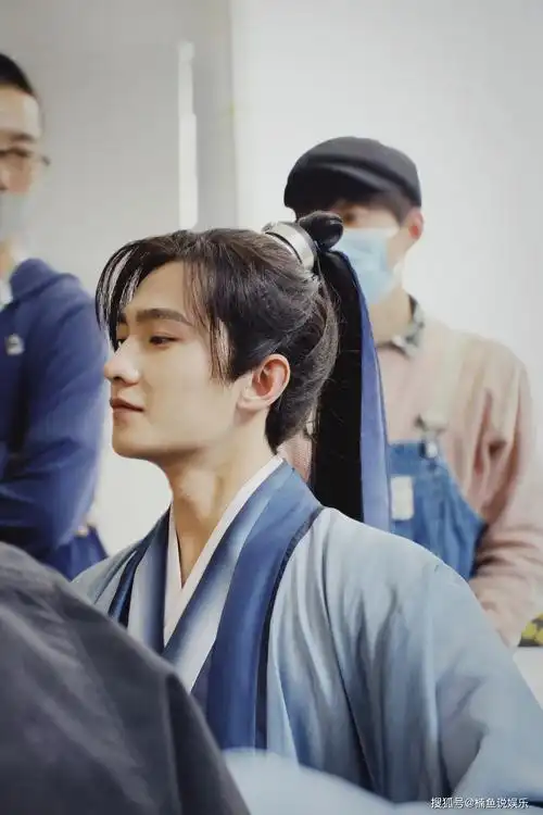 原创杨洋新剧定妆照曝光翩翩公子剑眉星目古装男神回来了