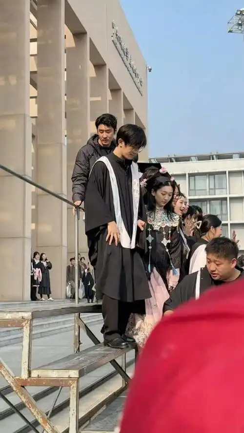 易烊千玺张雪迎赵小童中戏同框