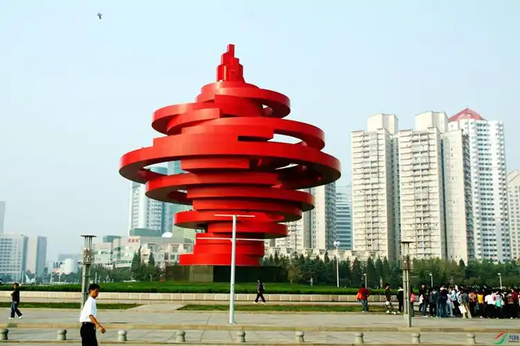 青岛,,五四广场0.jpg
