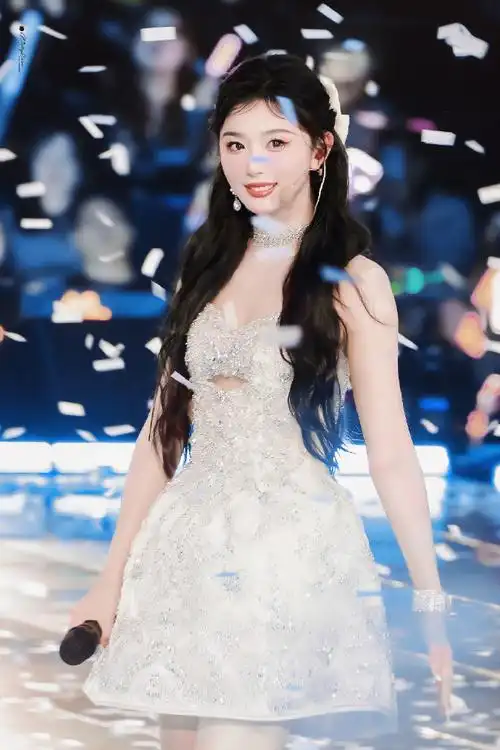 孔雪儿 舞台##孔雪儿舞台上的红玫瑰