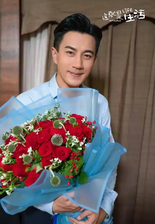 刘恺威和陈都灵在电视剧里饰演的是职场小白和顶头上司之间开始的办公