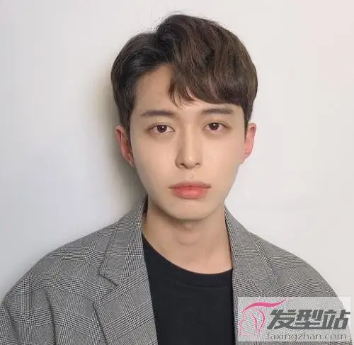 最时尚男生侧分刘海发型帅气型男魅力百分百