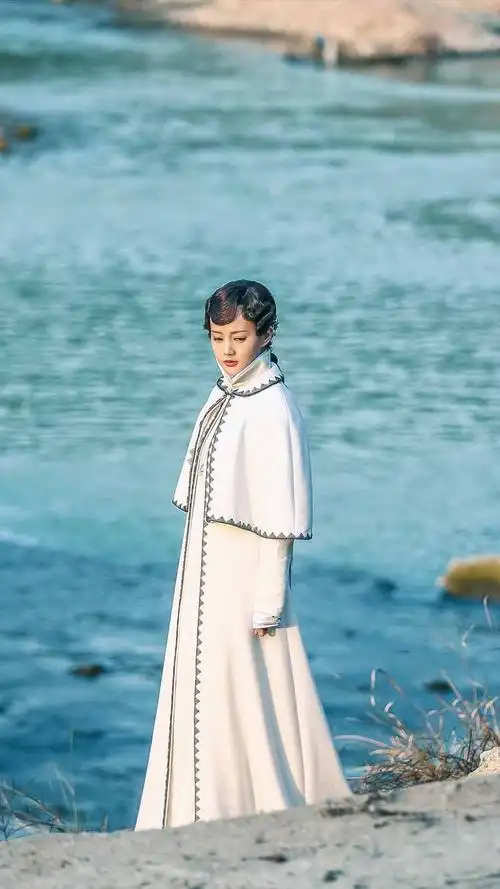 李一桐《半妖倾城》高清剧照