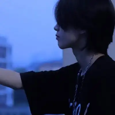 意境/男头/享受一个人的安稳,又期_男生头像_我要个性网