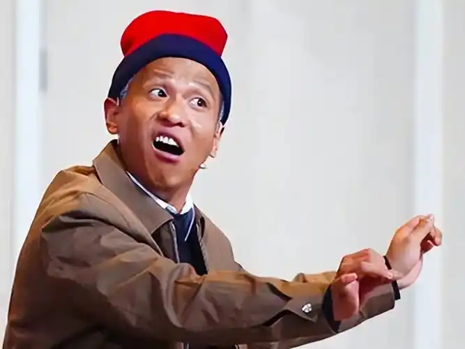 43岁宋小宝爆改成王嘉尔,一下年轻20岁,网友:以后小品看谁