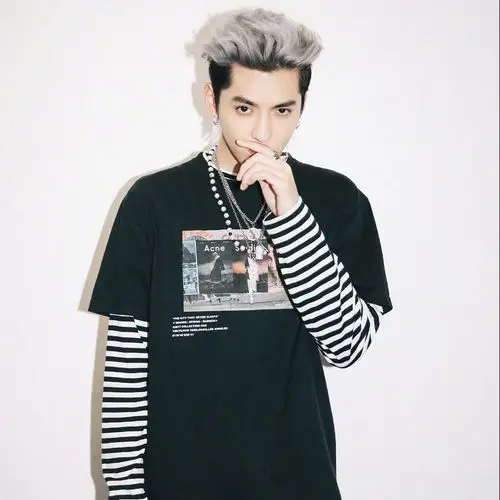 吴亦凡同款t恤 学生女 短袖宽松_纯棉宽松吴亦凡同款短袖t恤潮牌嘻哈