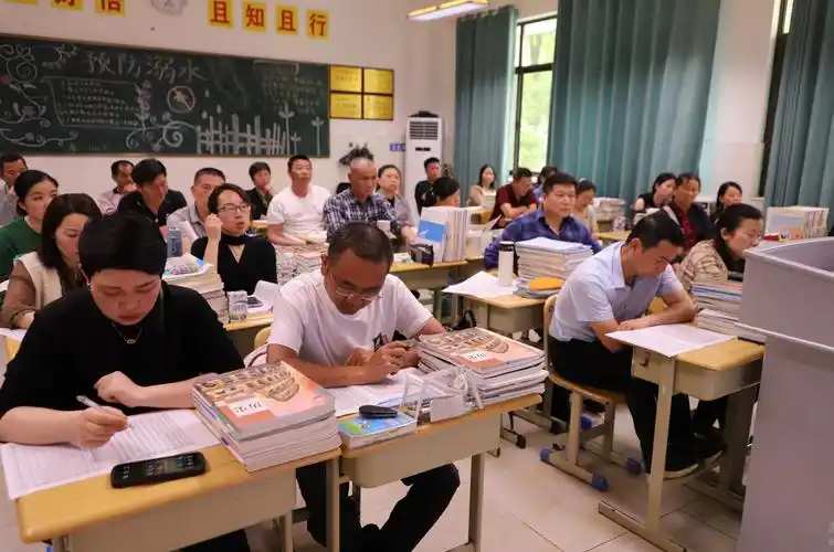 九江金安高级中学(九江石化中学)召开2023—2024学年下学期期中家长会