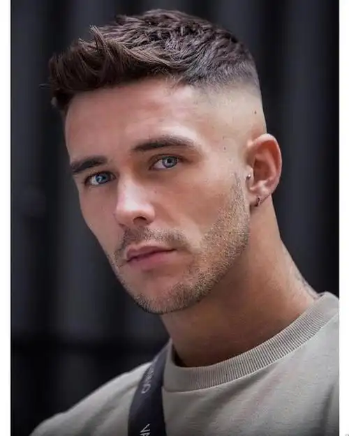 2021最受欢迎的男生发型(2021年男士最热门发型)(图1)