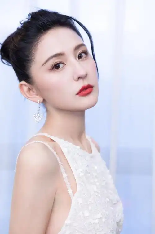 热依扎个人所有资料热依扎个人资料及图片