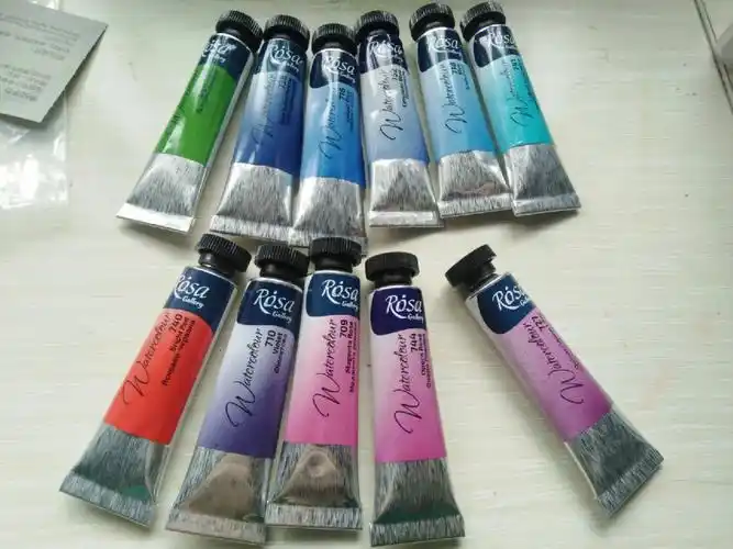 出闲置水彩颜料