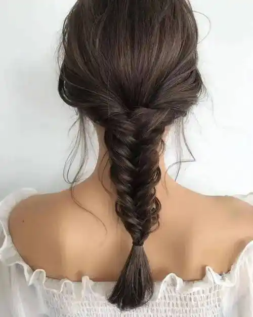 超简单的马尾编发造型让你秋天出门不再纠结