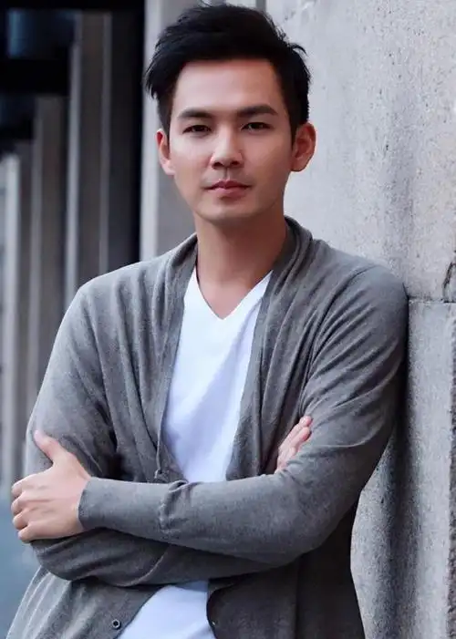 躲过了肖战却被49岁的钟汉良惊艳到了这牺牲也太大了