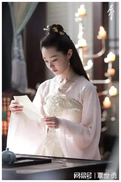 宋轶穿旗袍更美艳,但比她腰更夺命的是这个|电视剧|古装剧|女一号