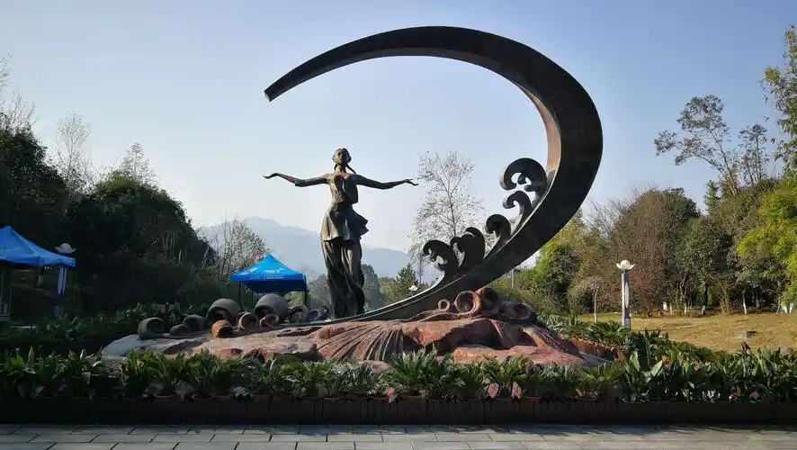 明月山与羊狮魔之游