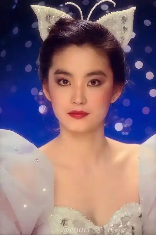 林青霞年轻时清纯与英气交相辉映!