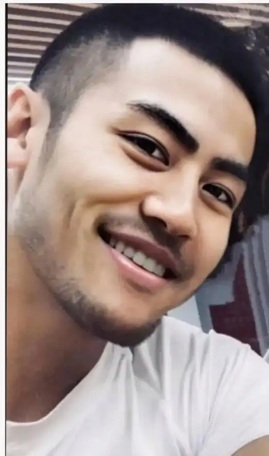 养了十多年的胡子终于长大了 #寸头男孩 #络腮胡 - 抖音