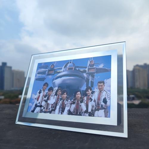 迪迦奥特曼大结局胜利队全体合影摆台相框!