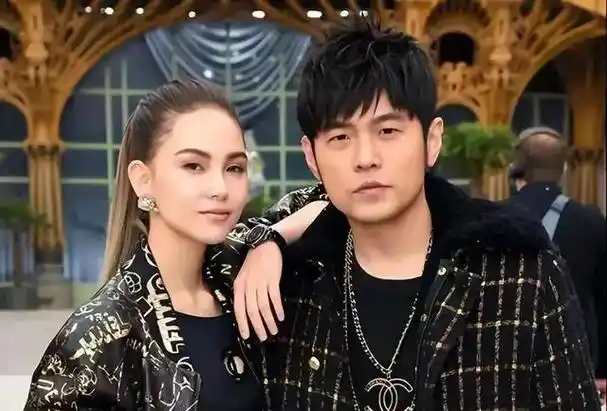 当提及华语乐坛的璀璨星河,怎能不提到实力派台湾女歌手杨丞琳?