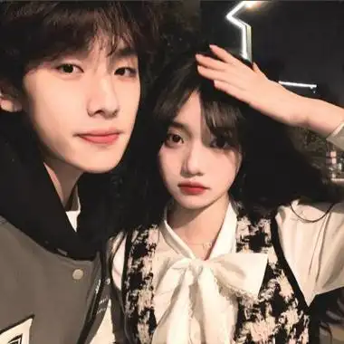 霸气情侣头像最酷一男一女没有不追而来的爱情