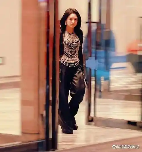 液体裙,柳岩的黑丝腿,《浪姐5》女星的高级感出来了_身材_郭碧婷_韩雪