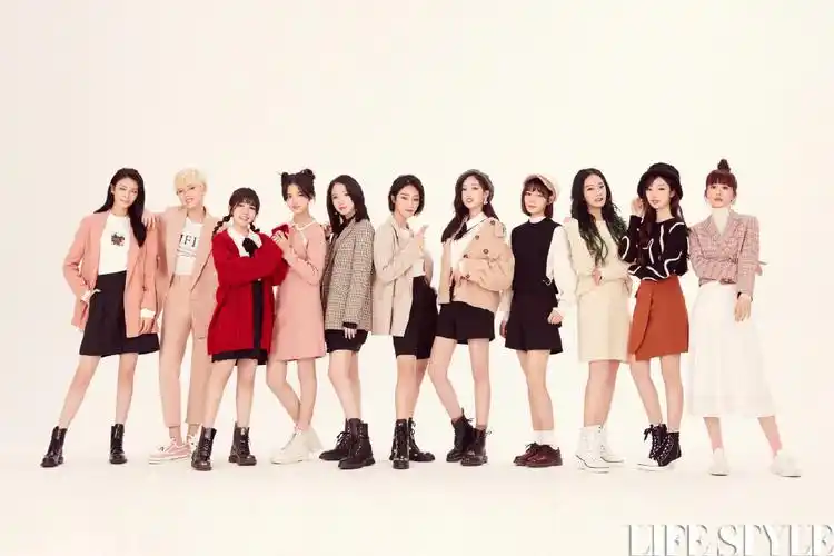 分享一组火箭少女101图片给大家,图中的明星图片壁纸会点缀你的电脑