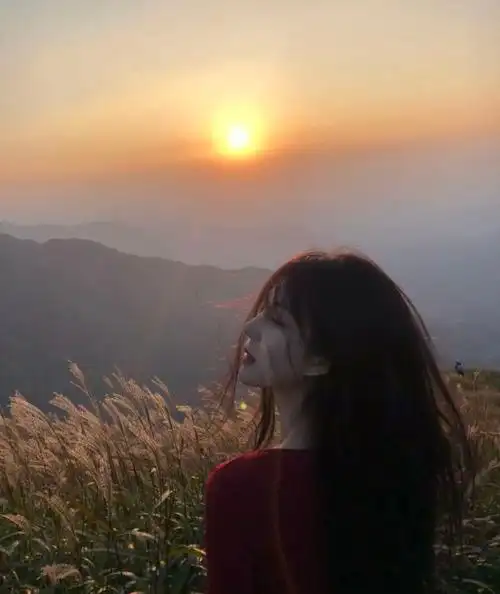 小众文艺的唯美秋季微信头像