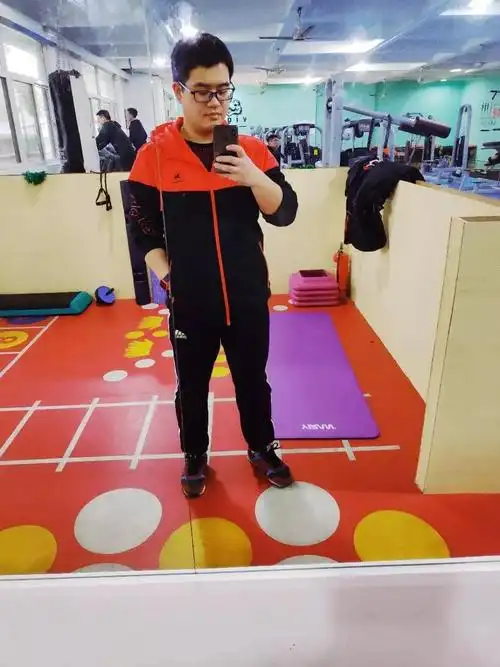 阳泉男no328丨93年绍兴文理学院硕士在读学生身高173