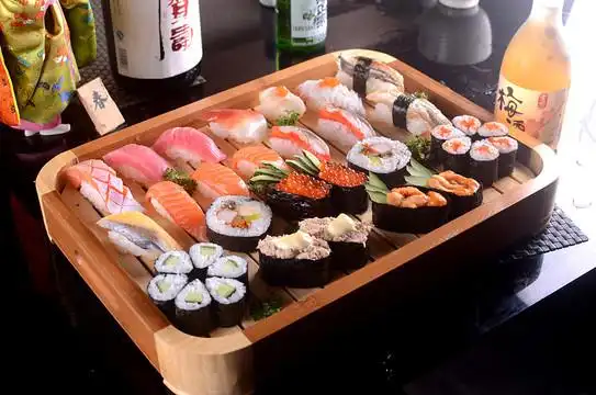 寿司拼盘图片