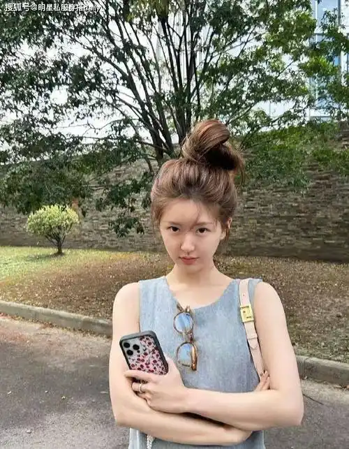 另外69,赵露思69的69双丸子头,甜美爆表69!