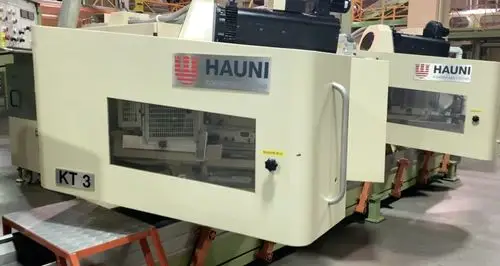 而车间里几十台德国进口切丝机与超精密自动化卷烟系统,以及中国自产