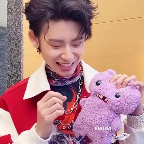 小鬼王琳凯情侣头像闺蜜头像