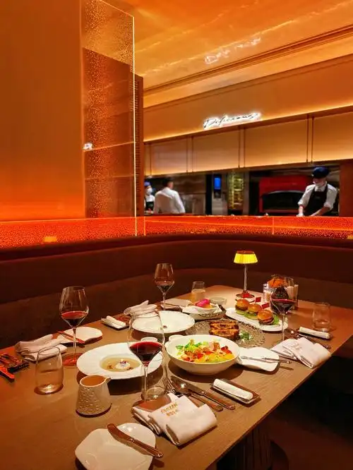 贵阳新店魔都同款西餐厅环境秒冲贵阳第一