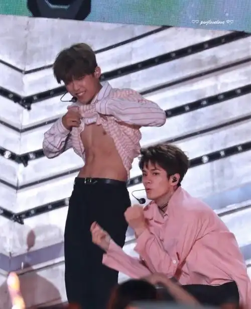 朴佑镇腹肌五金大佬的腹肌