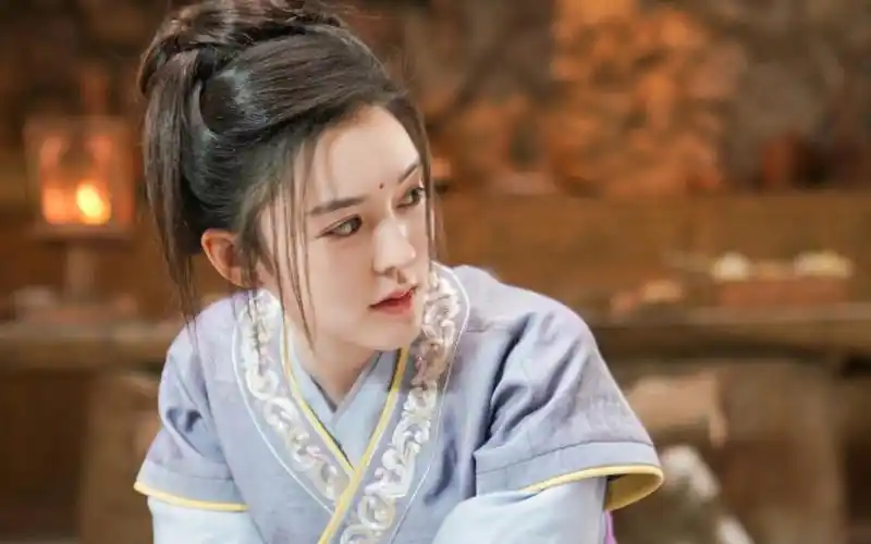 楷旋演绎紫瞳美女花锦绣命运多舛天真任性又剑戟森森的武姬