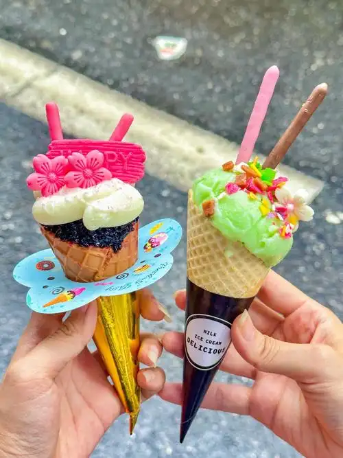 新鲜的羊肉串 大馕饼 超多美食🔶
还发现了宝藏新疆冰淇淋