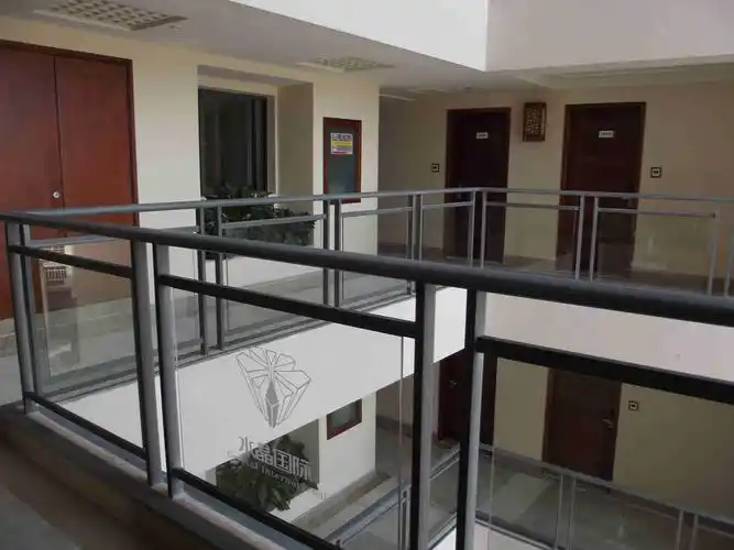 玻璃式阳护栏-玻璃式阳台护栏-阳台护栏-产品展示-昌达铝艺别墅门,铝