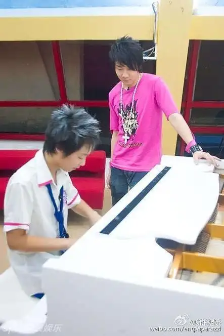 林俊杰张艺兴合照##张艺兴[超话]