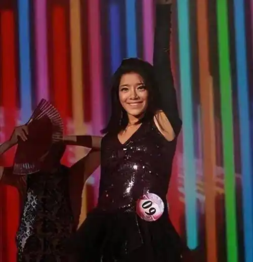 超女冠军江映蓉,终于为自己的"整容"付出了代价_观众_身材_蔡依林