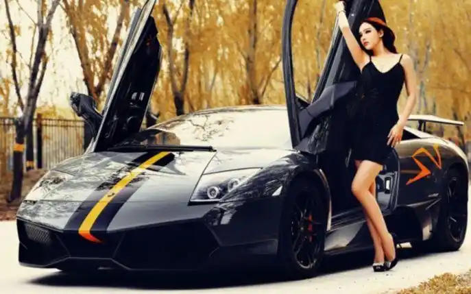 高富帅装穷搭讪拜金女,豪车出场拜金女瞬间变脸