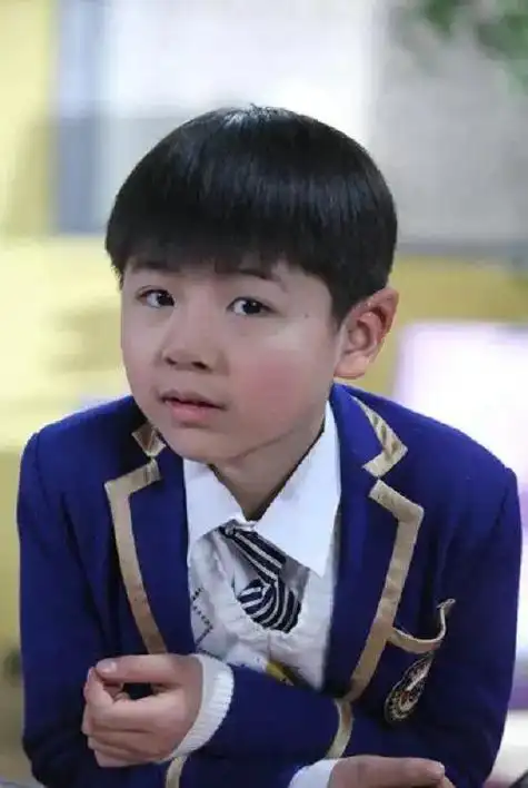 黄誉博郑伟罕见同框网友蓝多多越来越帅蔡小豆等比例放大