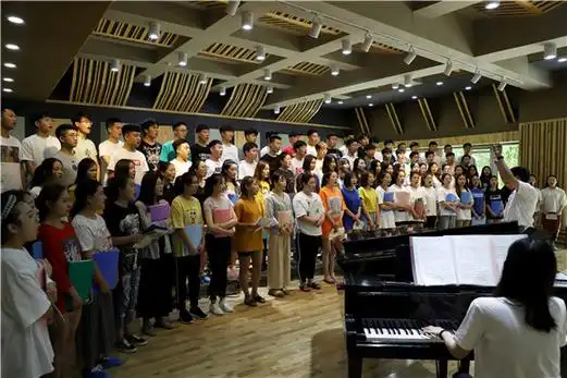 专访音乐学院天籁合唱团指挥王永锴老师