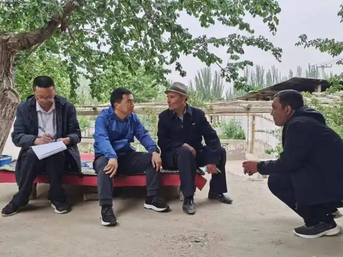 2022年5月加入喀什叶城县棋盘乡欧壤(4)村驻村工作队.