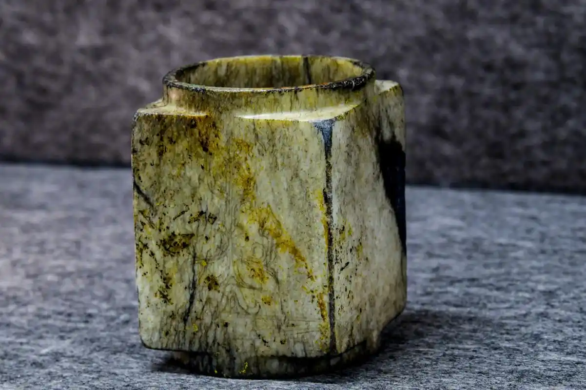 三星堆文明# 领略三星堆文物之美:神树纹玉琮