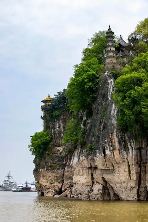 奔走相告湖口石钟山景区向全县人民免门票开放